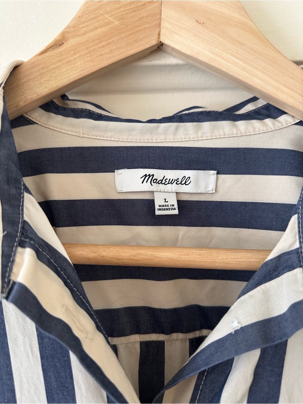 Madewell 100% cotton women’s button-down - Picture 2 of 3
